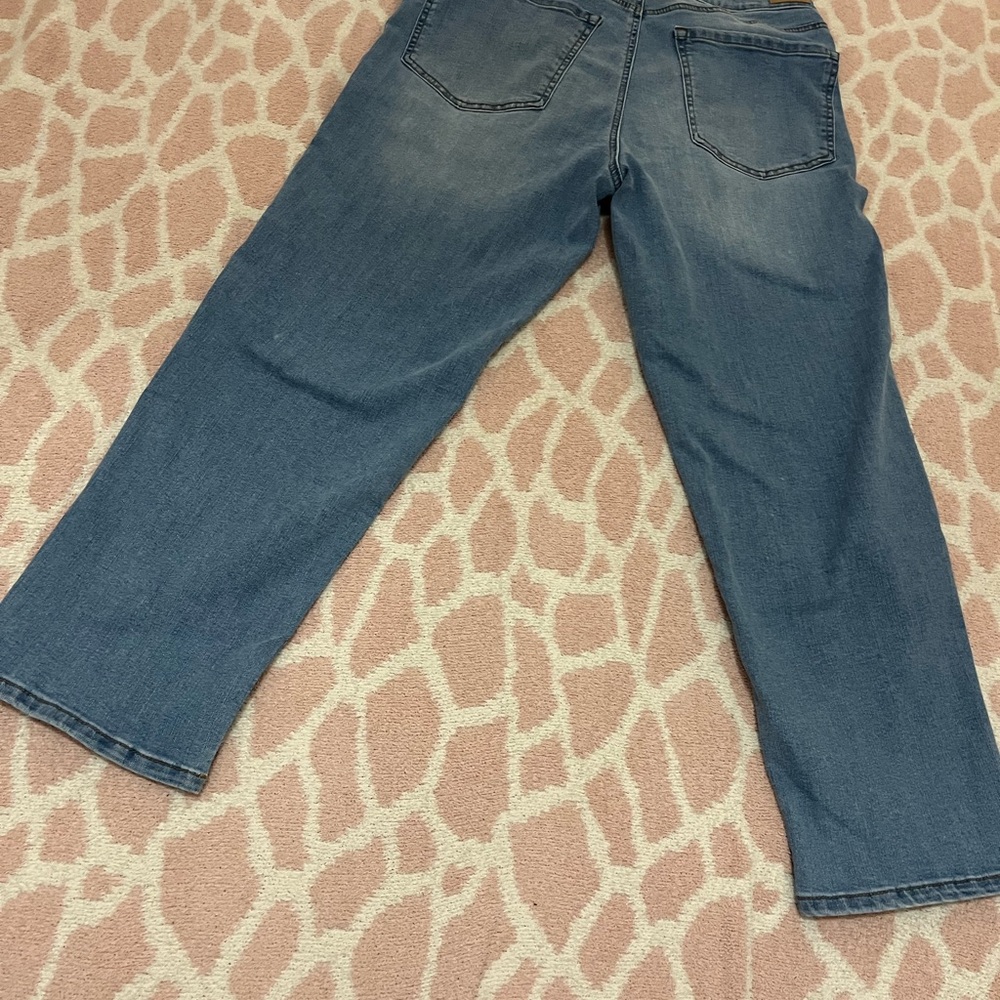 Blue Boyfriend Jeans with Cropped Length